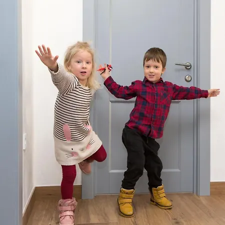 Yes In Gasthof Bodice